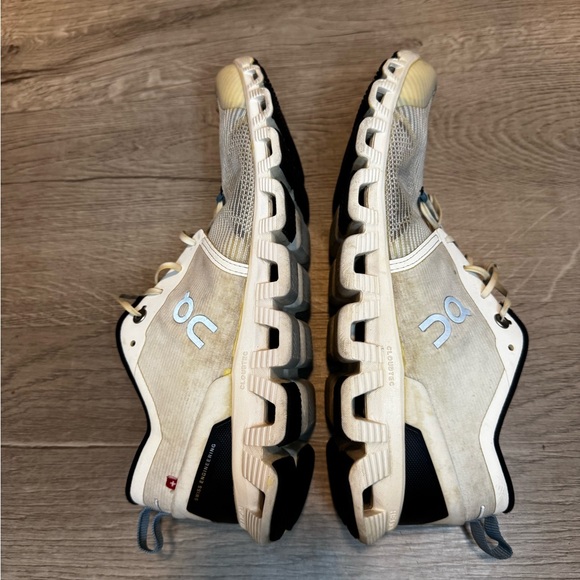 On Running Men's Cream and Black Athletic Shoes - Picture 6 of 10